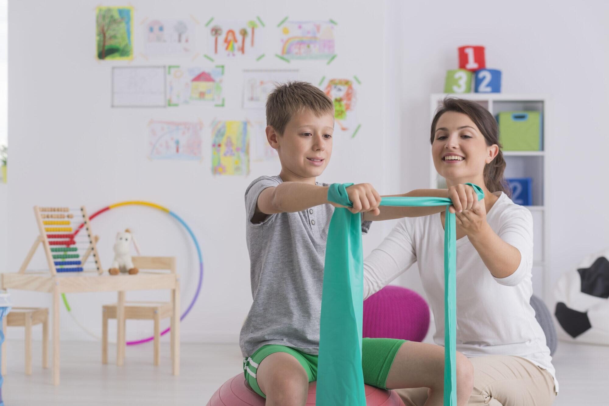 التعرف على أهمية دور العلاج الوظيفي في تطوير المهارات الحركية،الحسية، والإدراكية للأطفال 20